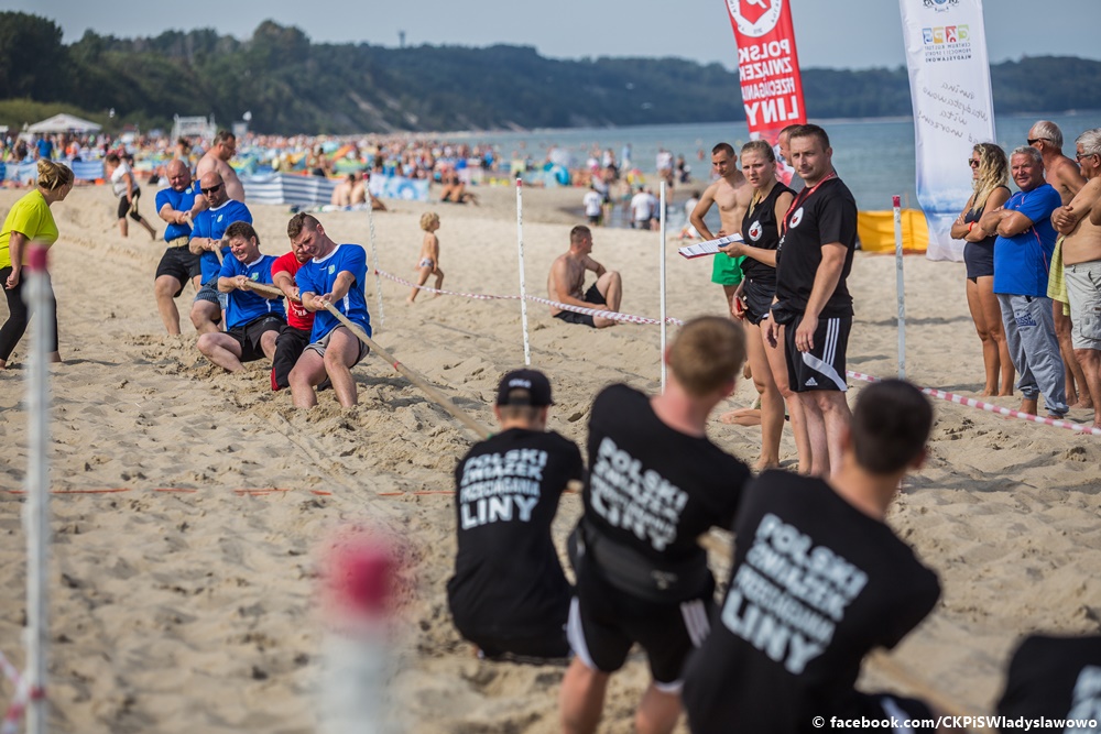 I Plażowe Mistrzostwa Amatorów w Przeciąganiu Liny we Władysławowie