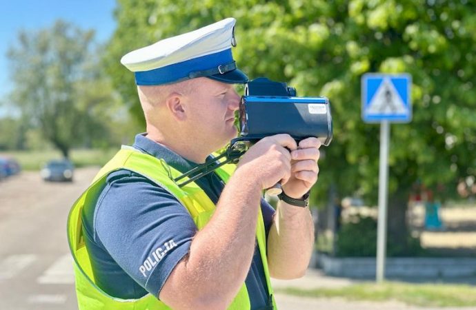 Długi weekend w Boże Ciało 2024: policjanci będą czuwali na drogach