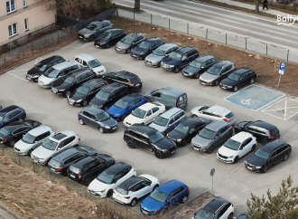 Dodatkowe 24 miejsca dla petentów powstaną na parkingu Urzędu Gminy Puck