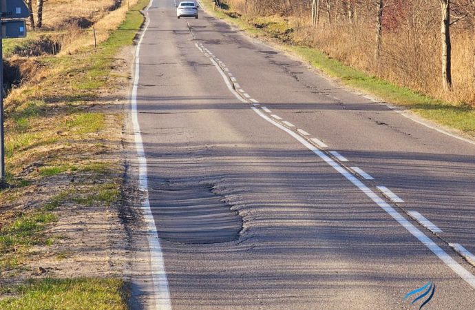 Droga przez łąki zostanie wyremontowana: ZDP w Pucku ogłosił przetarg na projekt przebudowy drogi
