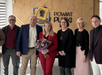 Nowa naczelnik Wydziału Edukacji w Starostwie Powiatowym w Pucku. Martyna Żocholla rozpoczyna swoją misję