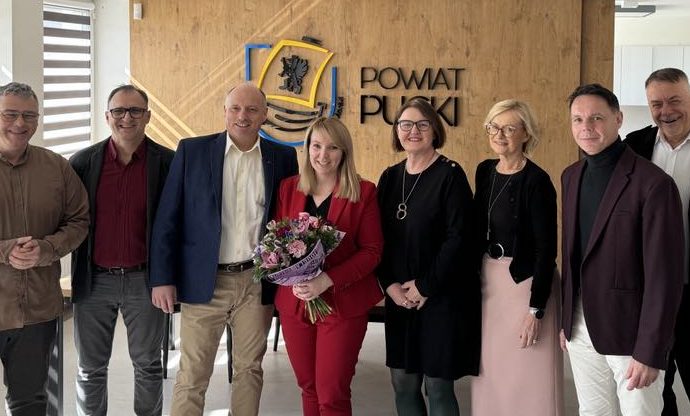 Nowa naczelnik Wydziału Edukacji w Starostwie Powiatowym w Pucku. Martyna Żocholla rozpoczyna swoją misję
