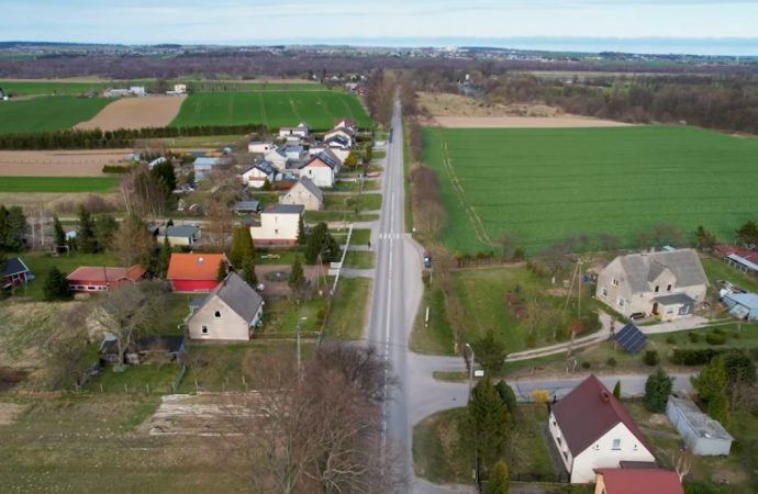 Starzyński Dwór: zbudują chodnik, na który mieszkańcy czekali latami