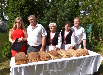 Smak tradycji i radość wspólnoty: Święto Chleba w Sławutowie oczarowało mieszkańców i gości!