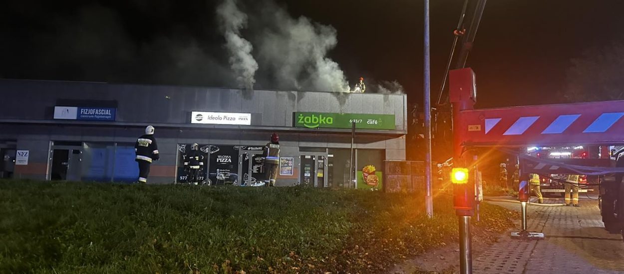 Puck: pożar pawilonu na ul. Żarnowieckiej! Akcja strażaków trwała ponad cztery godziny