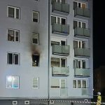 Puck: pożar mieszkania w bloku przy ulicy Derdowskiego! Jedna osoba w szpitalu