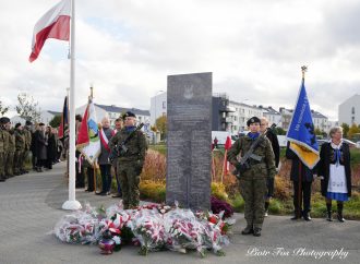 Pogórze pamięta! Hołd Obrońcom Polskiego Wybrzeża oddany na cmentarzu, którego już nie ma