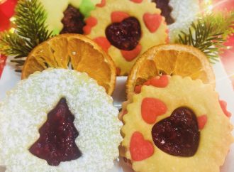 „Ciasteczka z Serca” w gminie Krokowa: ciasteczka maślane z dżemem malinowym